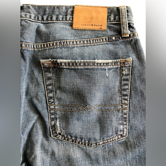 Lucky Brand 363 Vintage Straight Mens Jeans Size 34x30 Distressed Denim - Picture 4 of 9